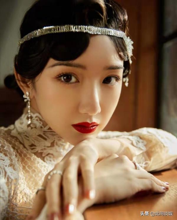 ELLE風尚大典女明星造型，baby熱巴發揮穩定，唐嫣風格不盡人意