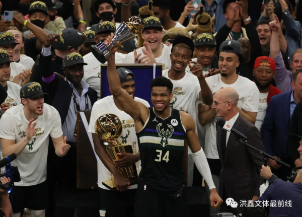 揚尼斯始終是一個絕對的夢幻選秀，幾乎每個賽季都進入前 5 名，