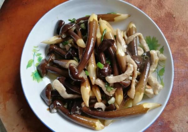 農村叫“地黃金”500元一斤,生長在深3米以下的土裡 農村叫“地黃金”500元一斤,生長在深3米以下的土裡