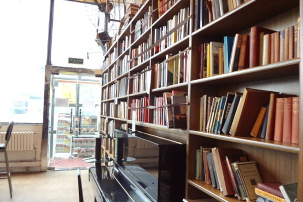 秋日小確幸|在復古風的溫柔書鄉閱覽屬於自己的星河大海 秋日小確幸|在復古風的溫柔書鄉閱覽屬於自己的星河大海