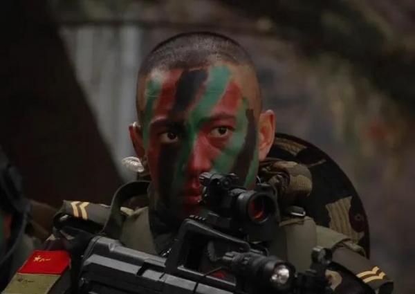 油頭粉面就不要演軍人了!這15位演員告訴你,什麼才是硬漢 油頭粉面就不要演軍人了!這15位演員告訴你,什麼才是硬漢