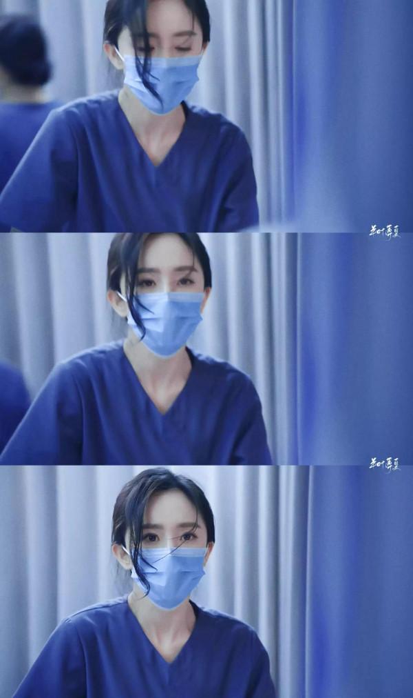 楊冪演醫生劉海齣戲，這跟鹿晗演軍人不戴帽子怕弄亂髮型有啥區別