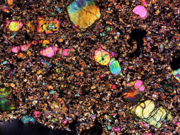 提森特（Tissint）火星隕石薄片