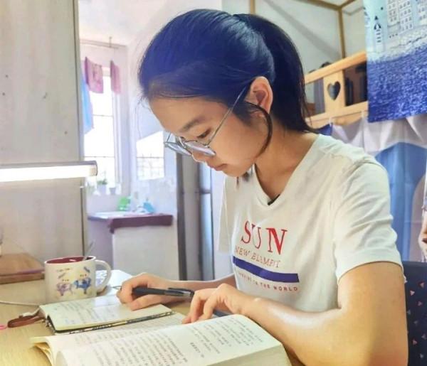 美女學霸趙煜寧:不上補習班,高考674分上北大,她是怎麼做到的 美女學霸趙煜寧:不上補習班,高考674分上北大,她是怎麼做到的