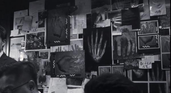 一部黑白電影，充滿腐爛肉香