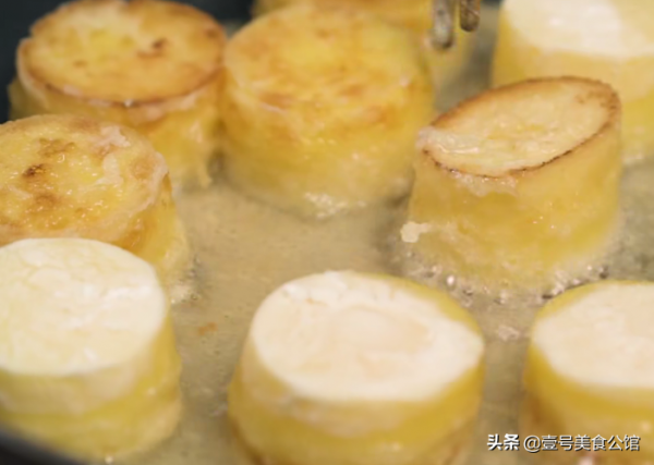 中式風味的蛋餅，搭配葷素營養的日本豆腐，味美解饞，家人都愛吃