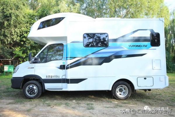 ​適合年輕人的實用型房車,9坐3床,後廚衛佈局,比租房租車還划算 ​適合年輕人的實用型房車,9坐3床,後廚衛佈局,比租房租車還划算