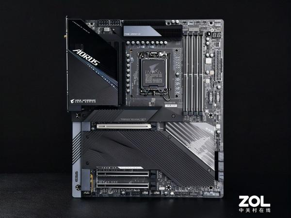 英特爾酷睿i9-12900K首測 技嘉超級雕Z690穩定輸出 英特爾酷睿i9-12900K首測 技嘉超級雕Z690穩定輸出