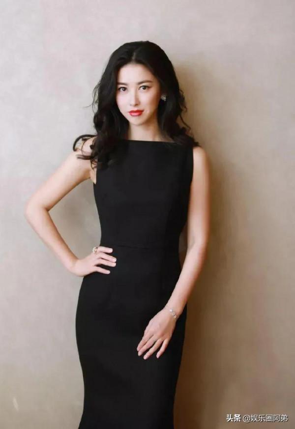 女星朱珠榮登百位全球最美面孔行列，這足以說明她足夠美麗