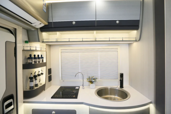 這樣的電路系統你見過嗎？行車充電速度拉滿——銀燕Y08