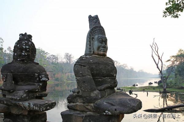 意象裡的吳哥1—巴戎廟,晨光裡金色的微笑 意象裡的吳哥1—巴戎廟,晨光裡金色的微笑