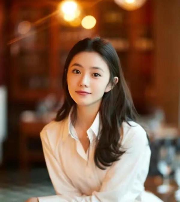 謀女郎劉浩存，一手好牌被打的稀爛？