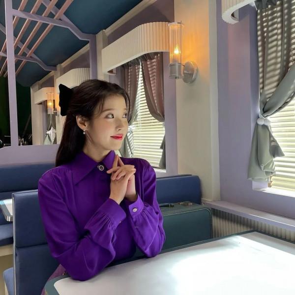 從土肥圓逆襲初戀臉，IU靠的居然是塌鼻？