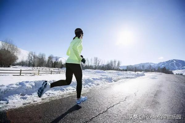 天冷身體僵緊運動難？秋冬運動要注意什麼？5個瑜伽動作纖腰瘦腹