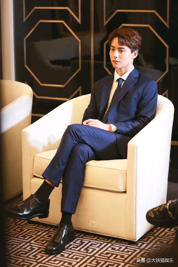 穿西裝好看的男星,只服這8位,儀態萬方,貴氣逼人,妥妥總裁範 穿西裝好看的男星,只服這8位,儀態萬方,貴氣逼人,妥妥總裁範