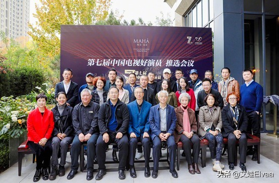 陳好復工拍大片!久違穿掛脖衫配掛肩睡袍,43歲萬人迷美得太高階 陳好復工拍大片!久違穿掛脖衫配掛肩睡袍,43歲萬人迷美得太高階