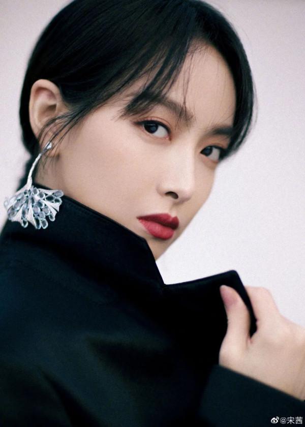 打東邊來了個宋慧喬,打西邊來了個高圓圓 打東邊來了個宋慧喬,打西邊來了個高圓圓