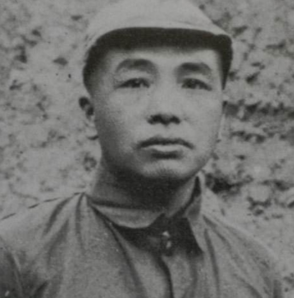 1952年彭德懷回國，鄧華請求粟裕接替總指揮，毛主席為何拒絕？