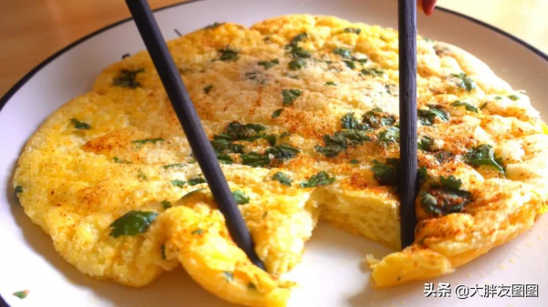 教你煎出軟蓬蓬的雞蛋餅，比棉花還柔軟，看著就流口水了