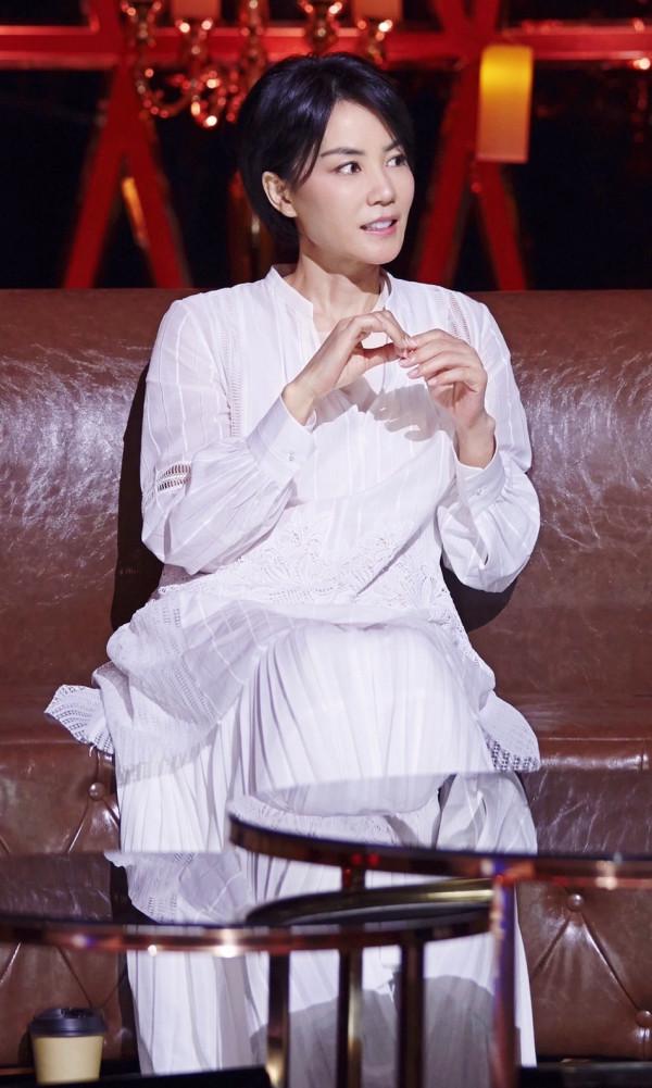 王菲謝霆鋒罕見同臺,52歲的老奶奶了,氣質還這麼高階漂亮 王菲謝霆鋒罕見同臺,52歲的老奶奶了,氣質還這麼高階漂亮