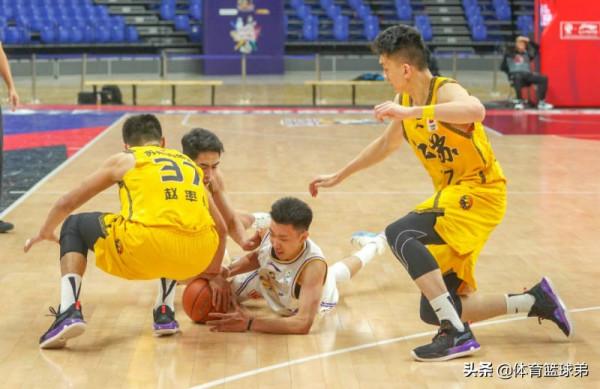 肘擊竟成內線必備技能？先有許鍾豪再有任駿威，這難道要華山論劍