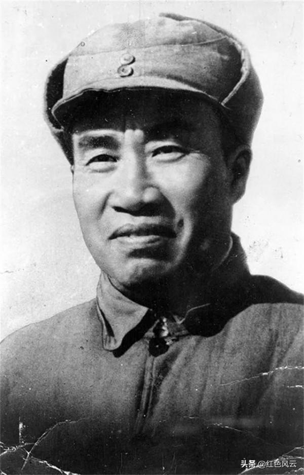 朱德要求見火車司機,大家才知道司機的身份:原來他是朱德的兒子 朱德要求見火車司機,大家才知道司機的身份:原來他是朱德的兒子