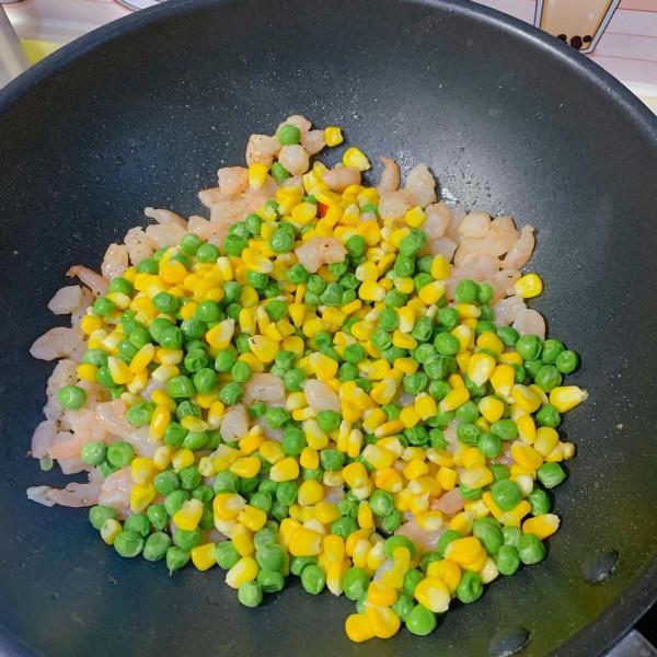 雜蔬炒蝦仁：蝦肉嫩滑，蔬菜可口，家常快手減肥餐