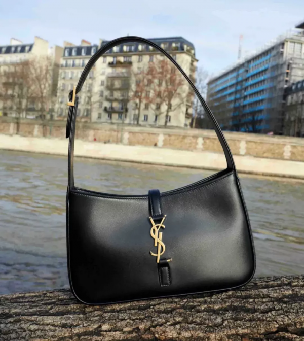 女生第一個大牌包包怎麼選？這30款揹包十年都不過時