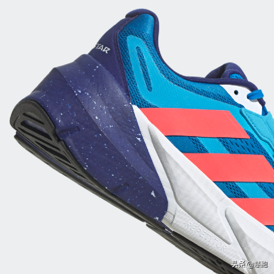 阿迪達斯推出新款ADISTAR訓練鞋：長距離跑的最佳選擇嗎？