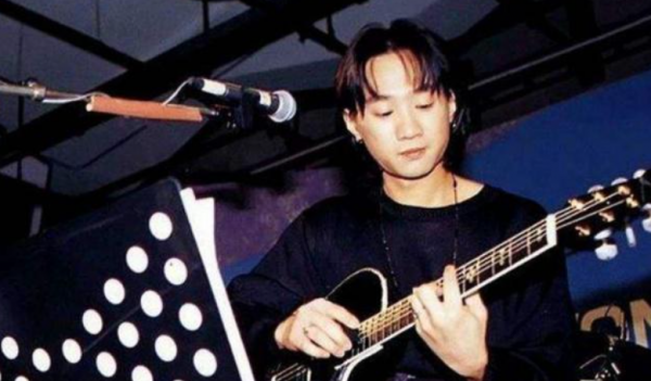 1993年黃家駒去世，在靈堂上痛哭的前女友林楚麒，為何遭到驅趕？