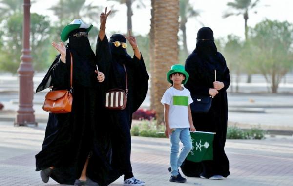 沙特前王妃:烏髮如雲的中東美人,嫁大28歲王子,不穿黑袍不遮面 沙特前王妃:烏髮如雲的中東美人,嫁大28歲王子,不穿黑袍不遮面