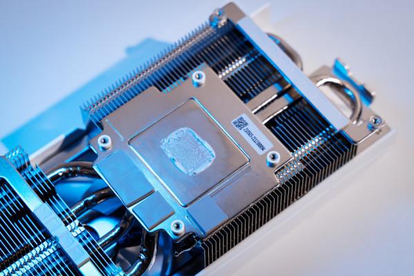 iGame RTX 3050評測：白色戰甲，給力3風扇