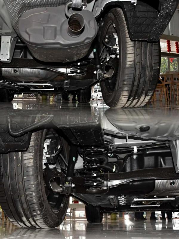豐田新成員，鋒蘭達搭載2&period;0L&plus;CVT緊湊型SUV，年輕人第一臺？