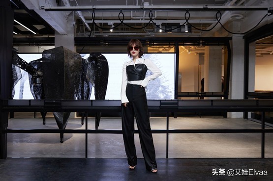 吳昕不上班主持審美倒退！穿小香風被吐槽像網紅，黑涼鞋太拖後腿