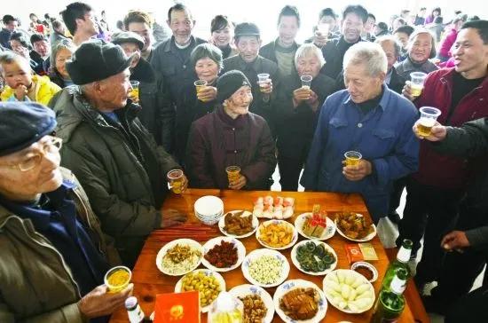 &OpenCurlyDoubleQuote;想的開&rdquo;半月吃15斤雞蛋，借錢也得吃肉