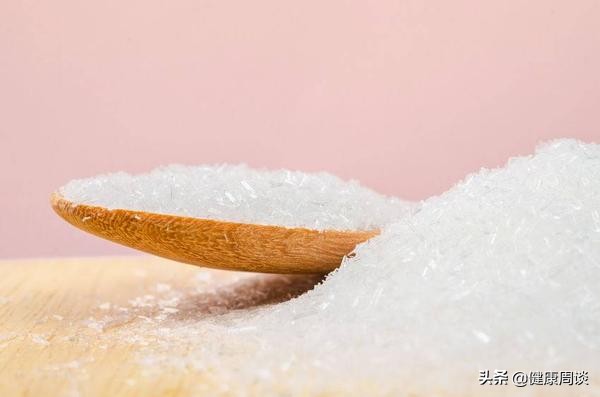 高血壓的“禍首”已公佈，這3樣若管不住嘴，血壓遲早“失控”