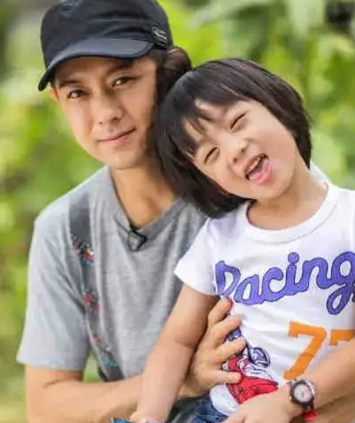 《爸爸去哪兒》十大萌娃現狀：諾一變憂鬱王子，曹格女兒堪比整容