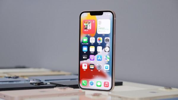 iPhone 12變成兩塊肥皂,印度消費者神操作令人叫絕 iPhone 12變成兩塊肥皂,印度消費者神操作令人叫絕