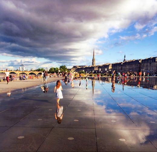 小 I 到處走 - 波爾多的“水鏡廣場”
