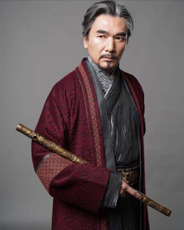 王晶倚天屠龍記2最新海報，古天樂甄子丹力捧林峰登上鐵王座？