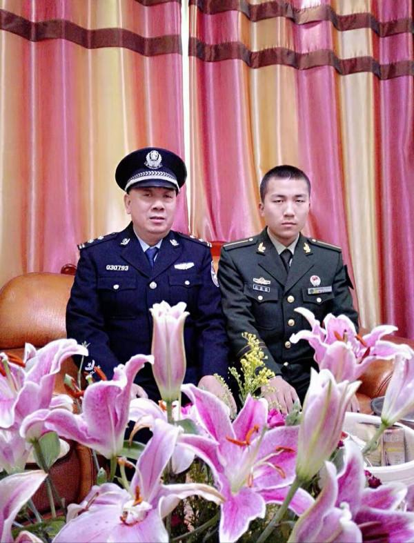 男兒千里別，月圓無嬋娟