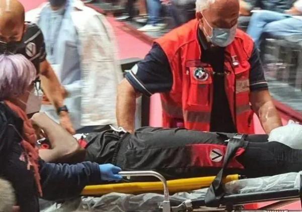 賽季報銷!被抬出場!他要因此退役了...... 賽季報銷!被抬出場!他要因此退役了......