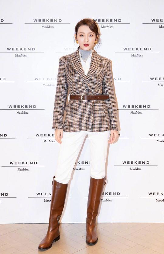 王鷗衣品太絕了，玩“四重疊穿”也不顯累贅，反而高階又有範