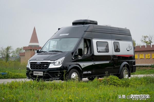 顏值到位動力強，更配保姆床和航空座椅，實拍福特野獸多用途房車