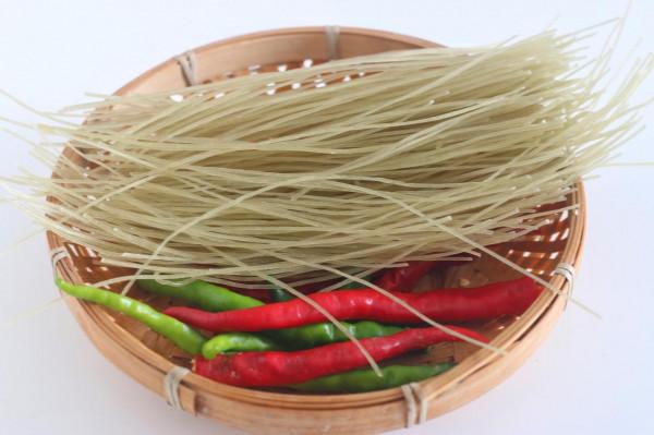 做肉末炒粉條，記住兩個關鍵點，不管放多久，粉條都不粘不坨