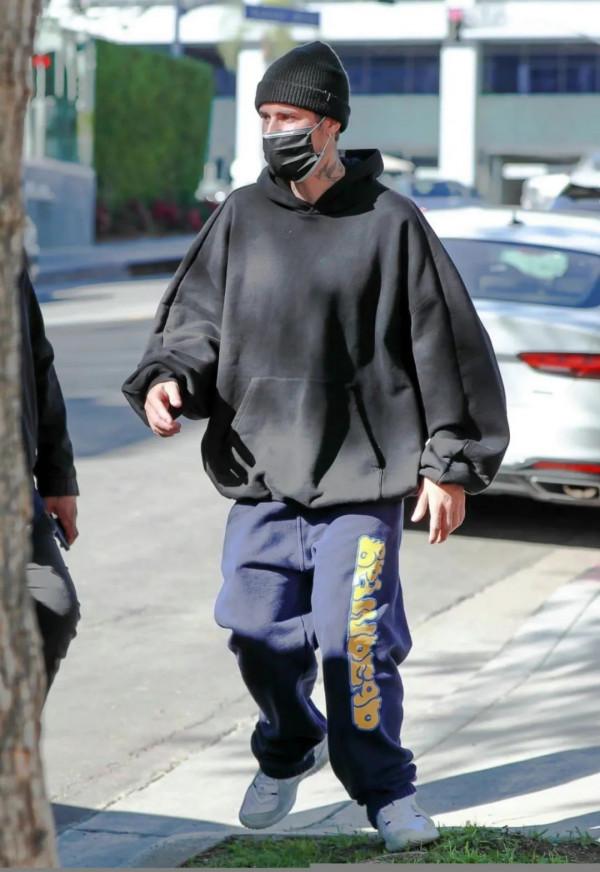 男星街拍|王嘉爾機場“遛彎兒”,甄子丹與基努在巴黎合拍新電影 男星街拍|王嘉爾機場“遛彎兒”,甄子丹與基努在巴黎合拍新電影