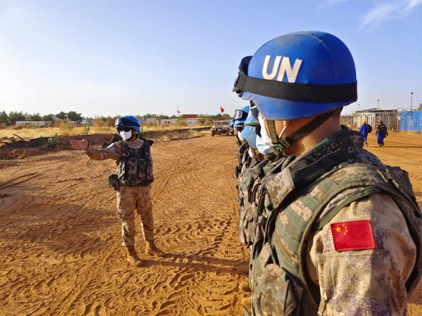 我赴馬裡維和工兵分隊為孟加拉國訊號連修建彈藥庫