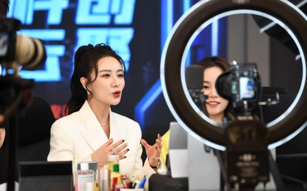 起底薇婭偷逃稅：“投資風向標”被罰13億，主播補稅風暴來襲