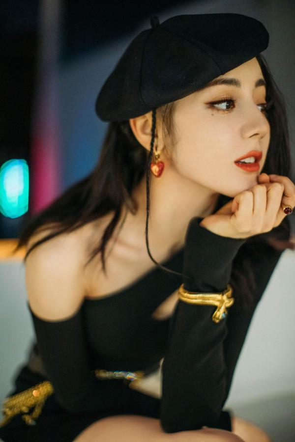 看譚松韻的幼態臉，果然雙子座都是自帶少年感