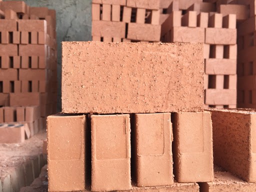 農村蓋房用的紅磚，為何被國家禁用了？以後農民自建房用什麼磚？